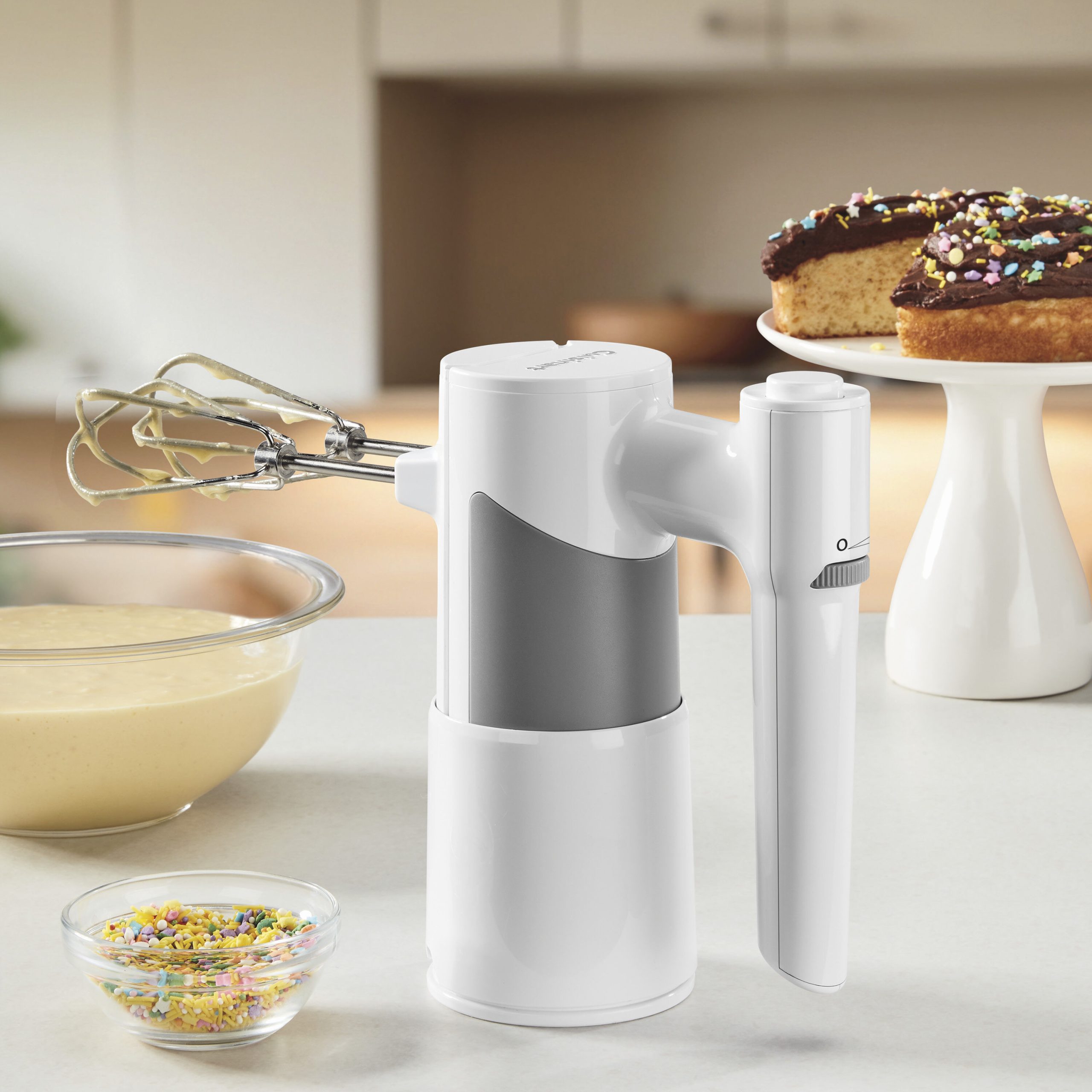 5 Speed Hand Mixer with Storage Case - Image 2