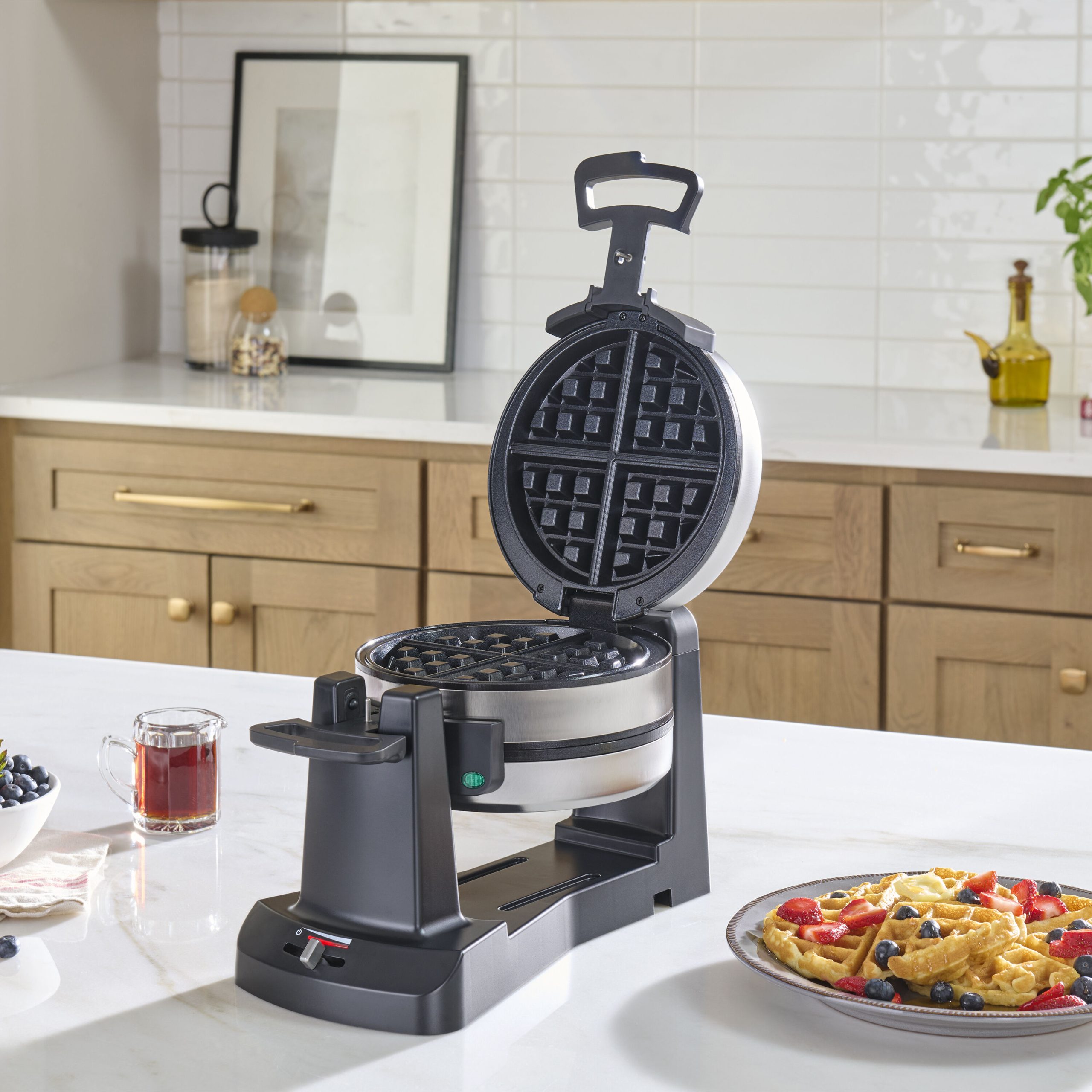Double Flip Belgian Waffle Maker - Image 2
